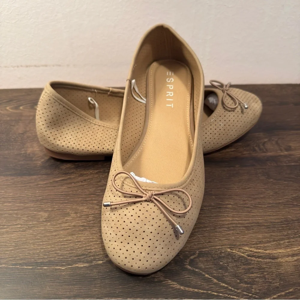 Esprit Women's Patti Ballet Comfortable Flat in Taupe  Perforated Size 9 NEW